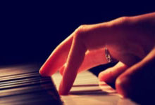 开云:2万人面前,48岁夏奇拉炮轰皮克:可耻!解雇保姆不赔偿.